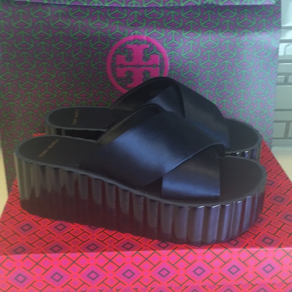 tory burch scallop wedge flip flop